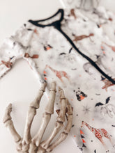 Load image into Gallery viewer, HALLOWEEN ZOO BOO • baby zipper pjs (one-piece)