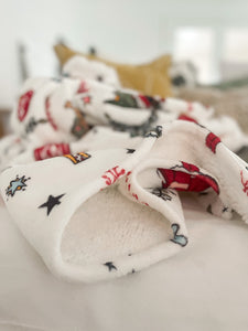 GRINCHMAS • SHERPA BLANKET