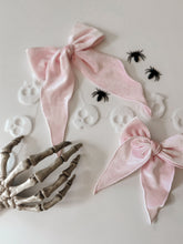 Load image into Gallery viewer, FALL VELVET BOWS • (large or small)