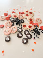 Load image into Gallery viewer, TAYLOWEEN • 4 button set