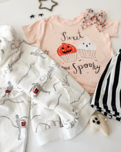 Load image into Gallery viewer, SWEET N SPOOKY Cupcakes• women + kids tee (peach)