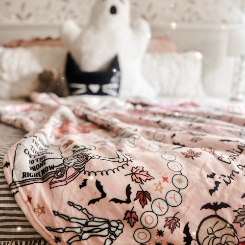 TAYLOWEEN • sherpa blanket